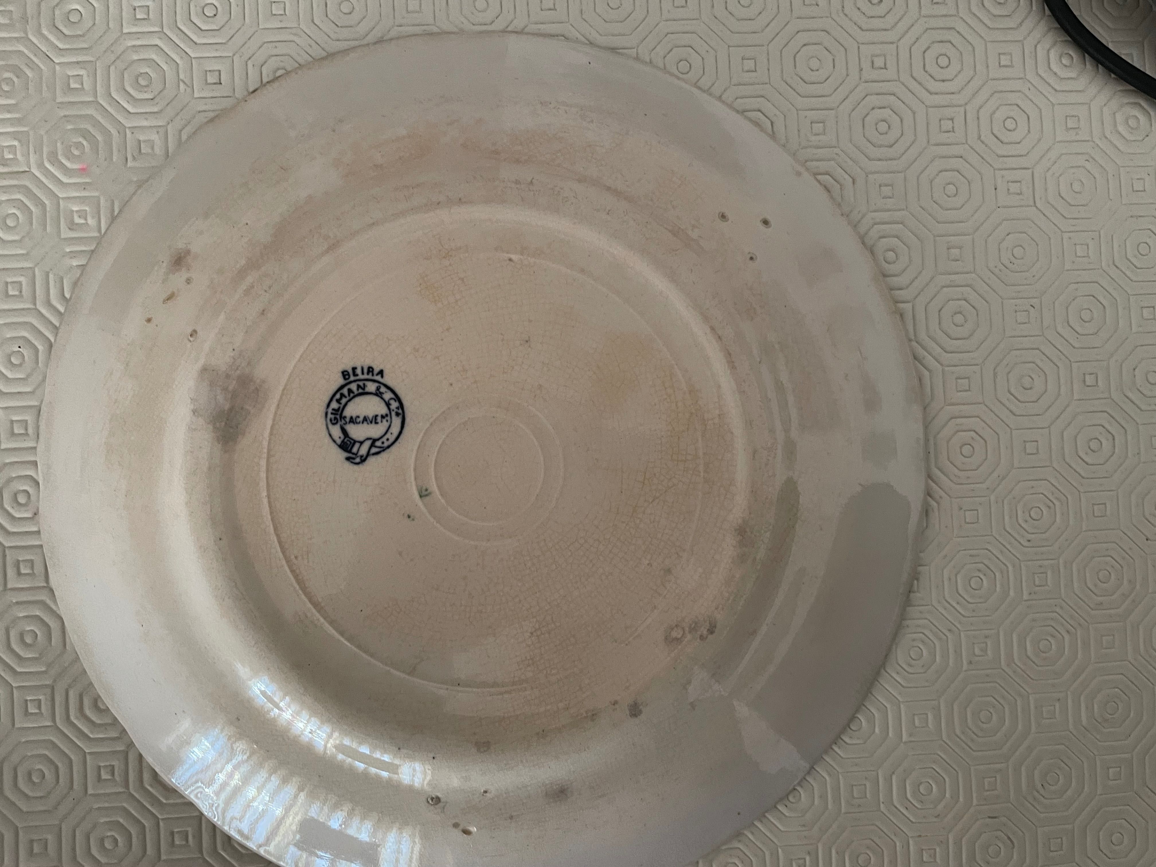Prato muito antigo da fábrica das loiças de Sacavém