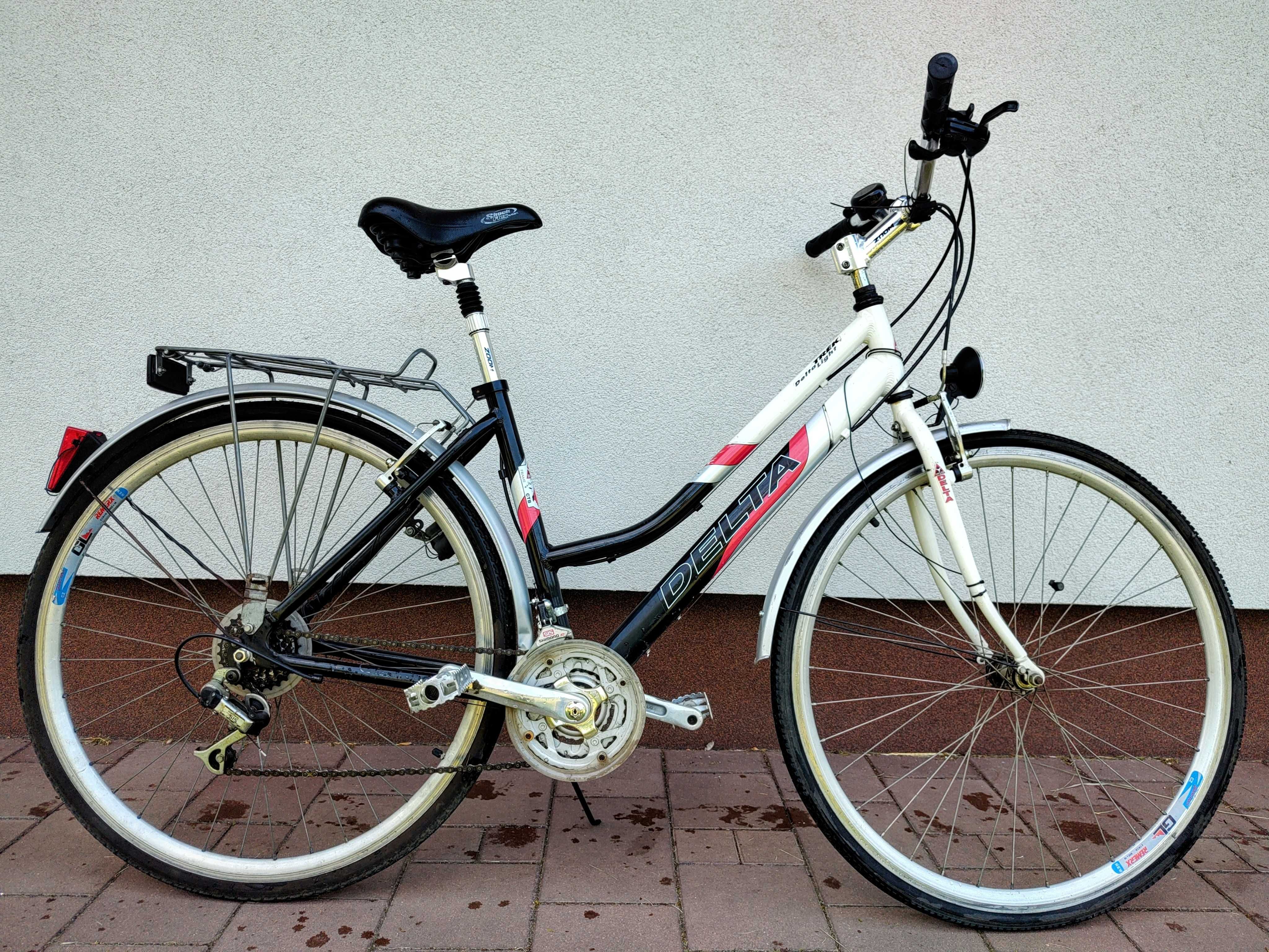 Rower trekkingowy  DELTA  trek light 28" damski