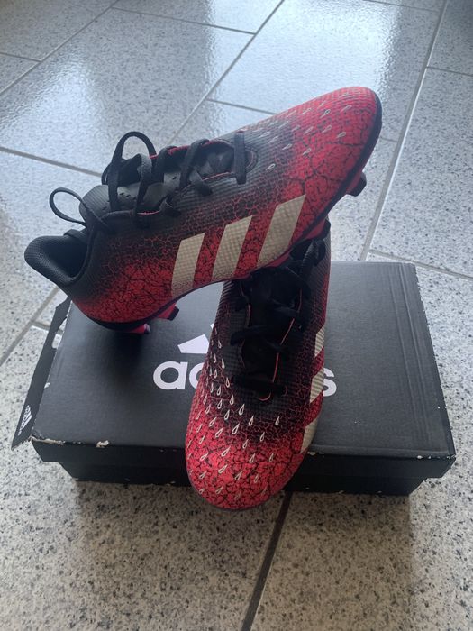 Chuteiras Adidas Predator Freak .4 FxG