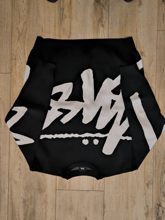 Теплий світер stussy