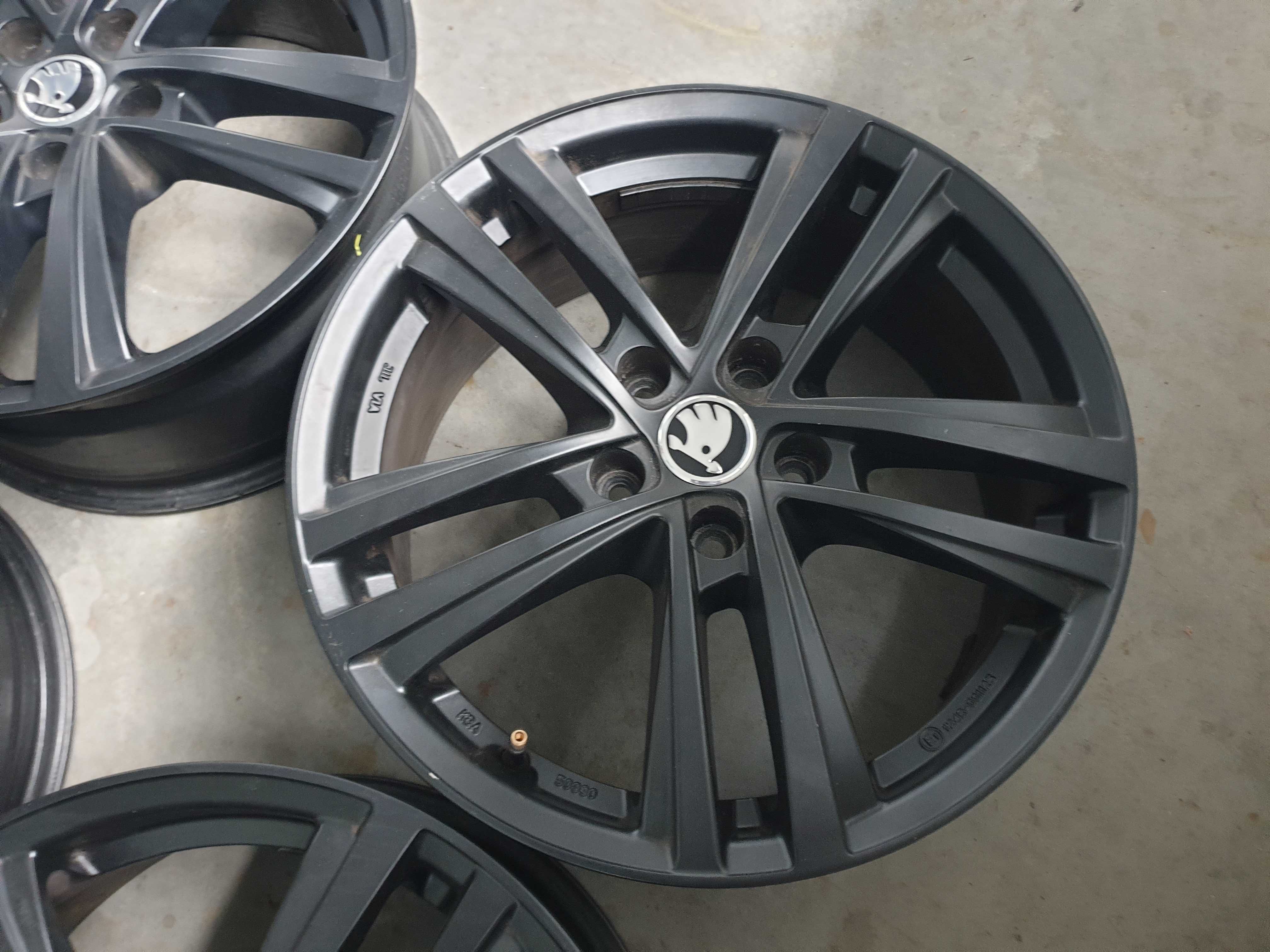 Alufelgi 16" Skoda Octavia II FL III IV VRS SuperB 5x112 Scout Karoq