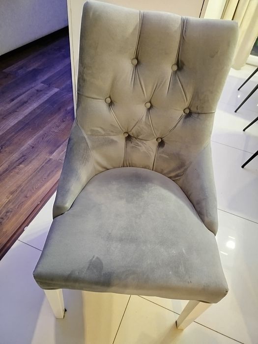 Sześć krzeseł glamour z kołatką