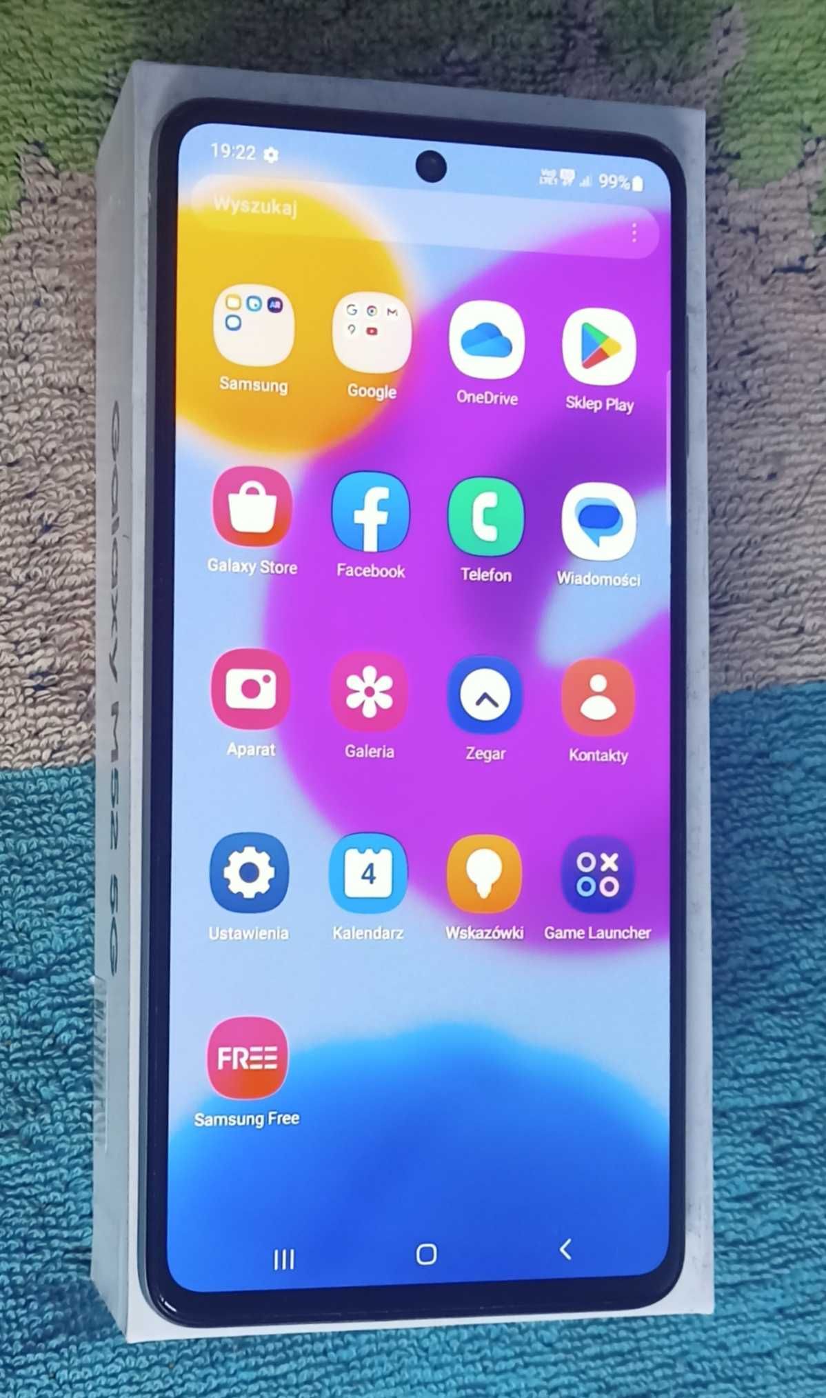 Samsung Galaxy M52 5G 128GB stan bardzo dobry z całym zestawem