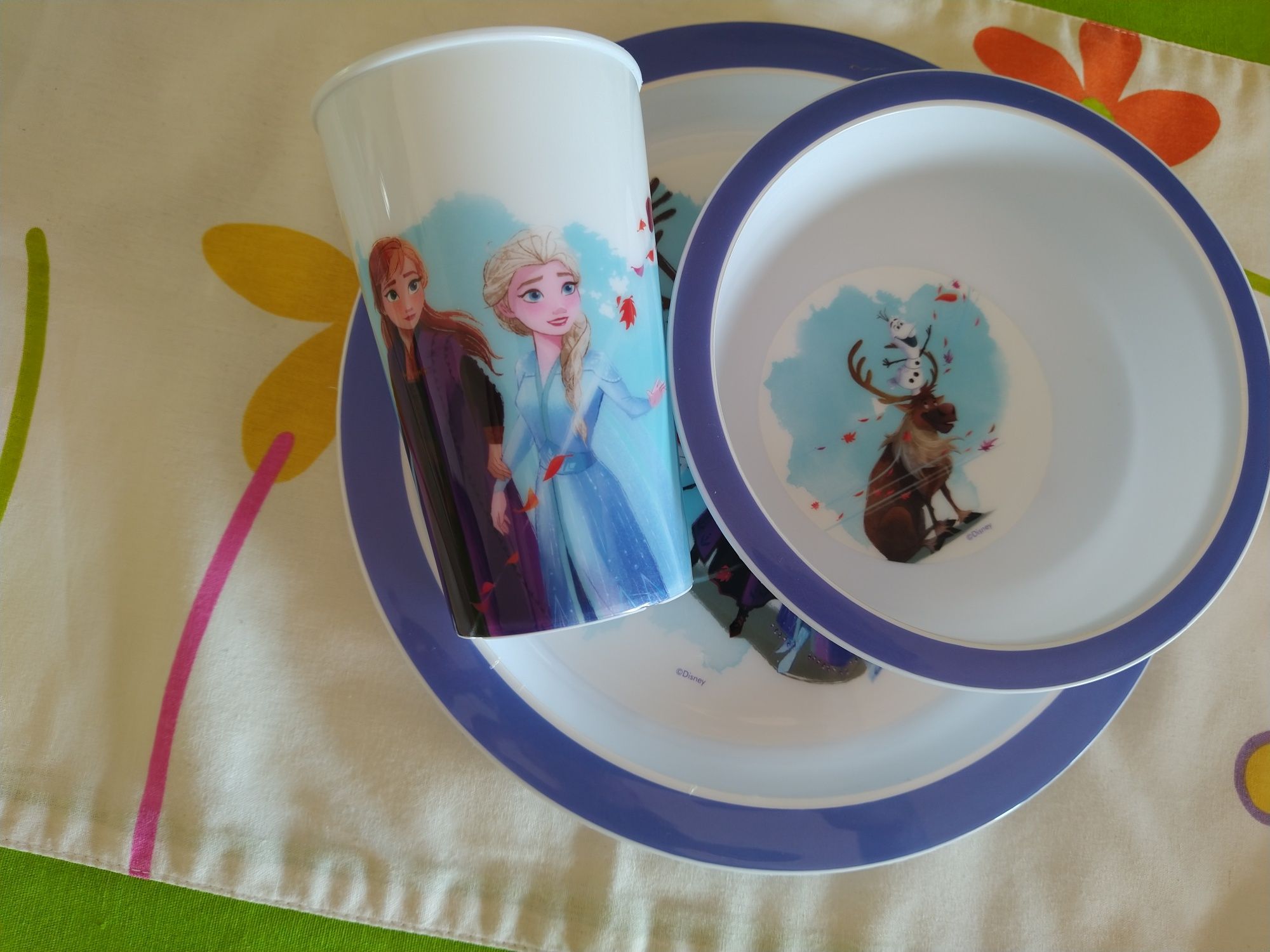 Conjunto de prato copo e tava da Frozen pra criança