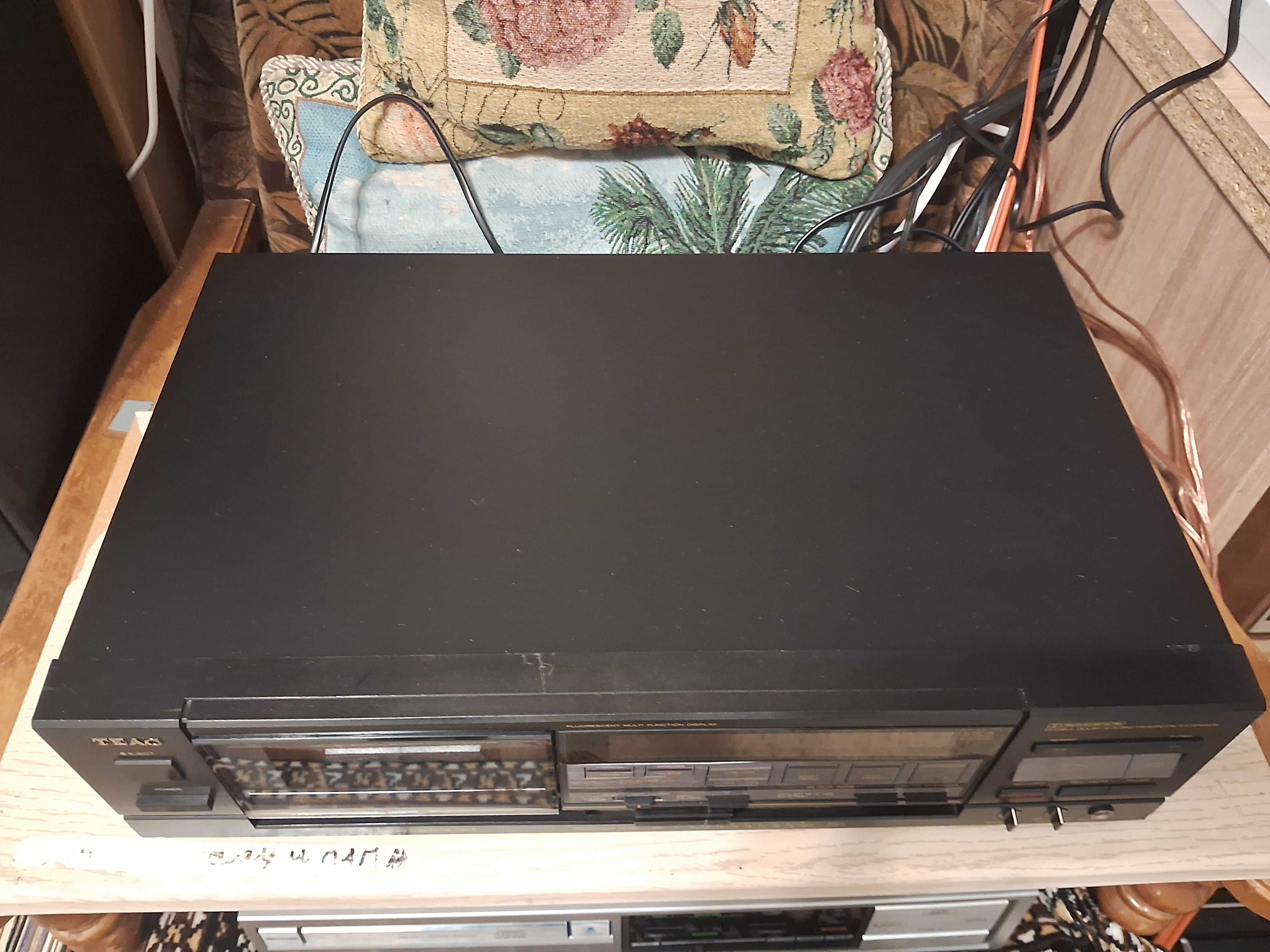Teac V-770 касетна дека
