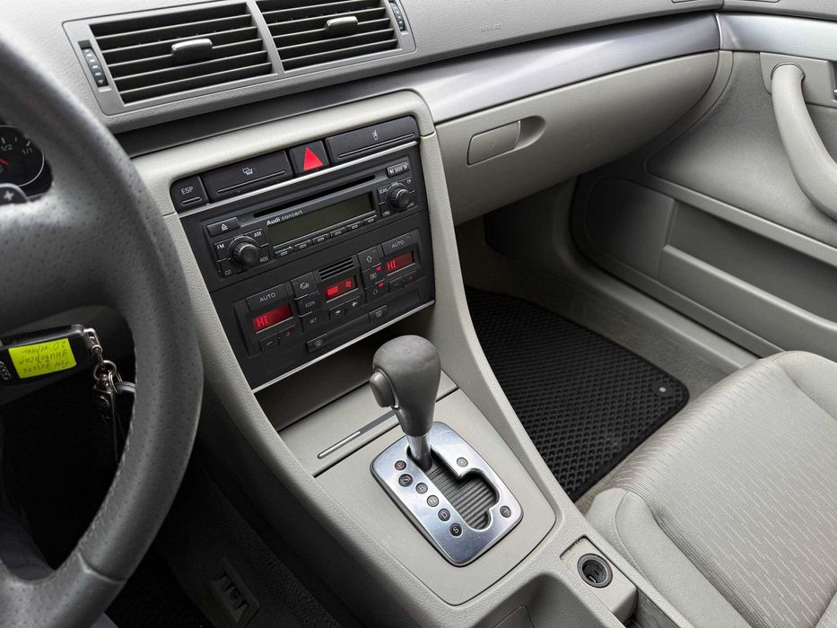 AvtoReal Audi A4 B7 2005