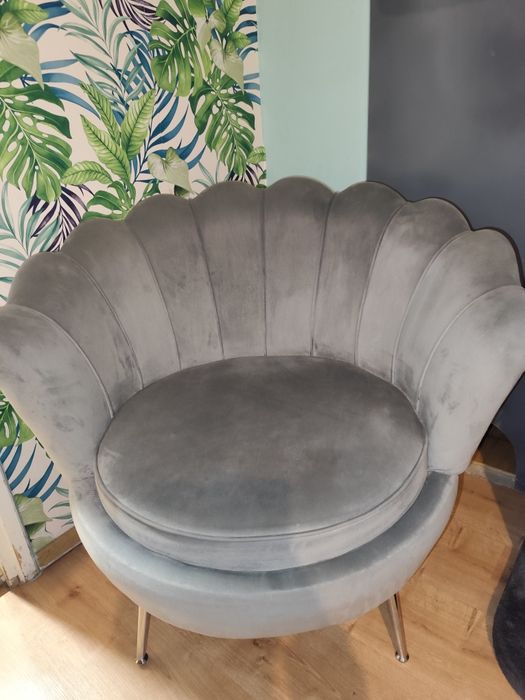 Fotel muszelka z weluru