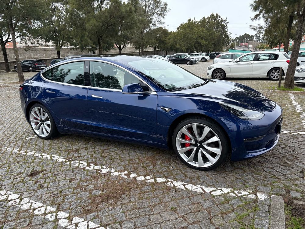 Tesla Model 3 Performance