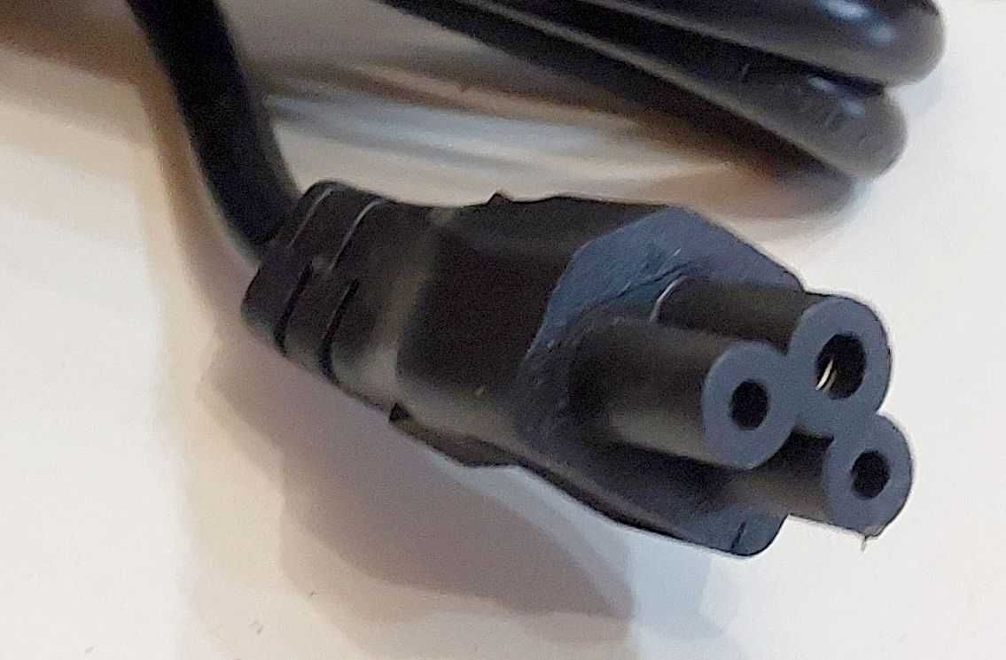 Kabel zasilający z wtykiem tzw. koniczynką