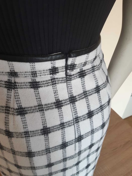 Spódniczka wełniana w kratkę skóra XS/S Atmosphere