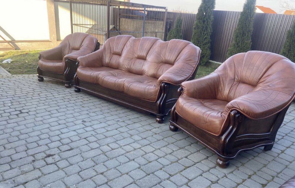 Шкіряні меблі на дубовому каркасі розкладний