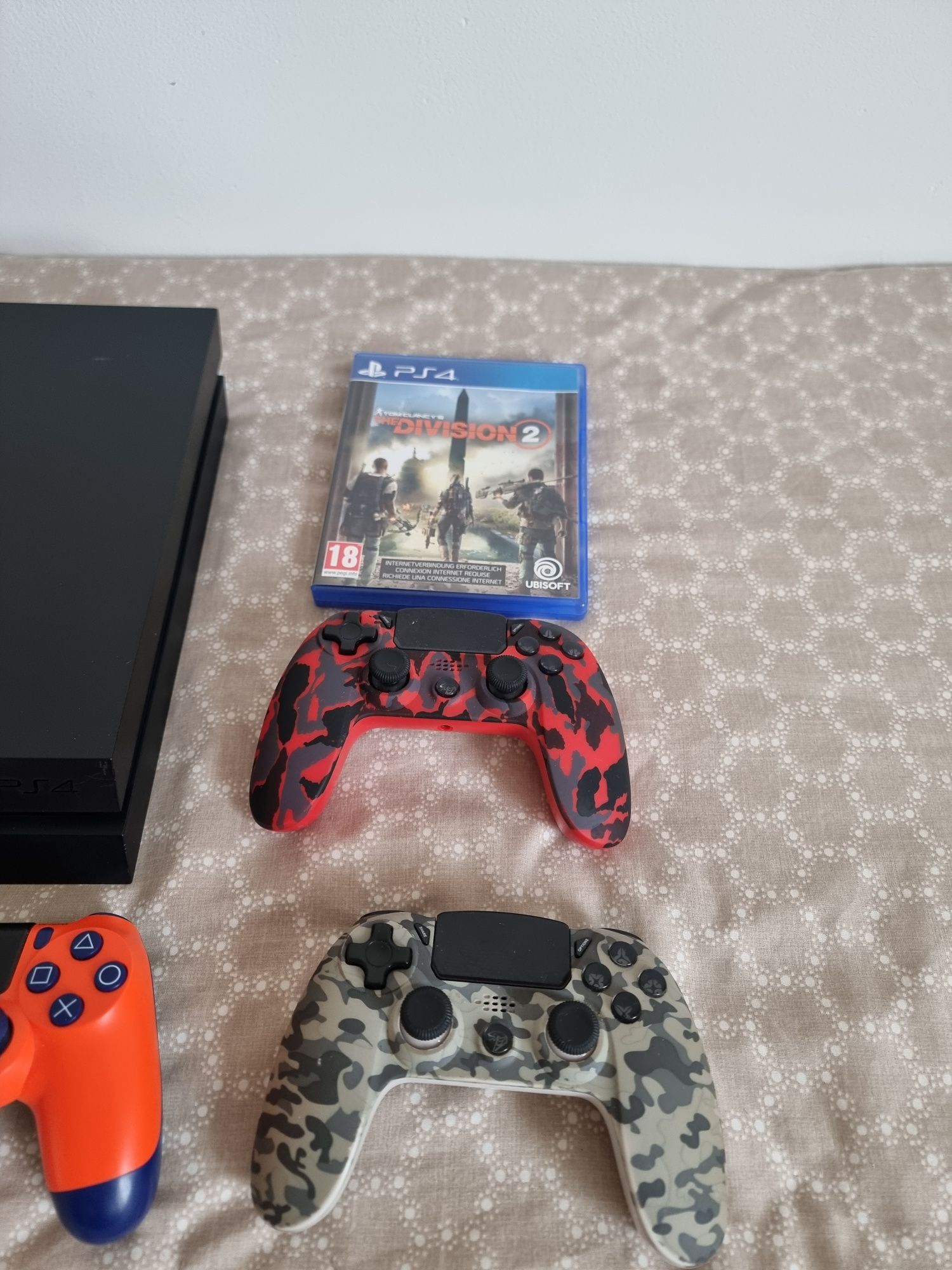 Playstation 4 PS4 zestaw 4 pady i gra