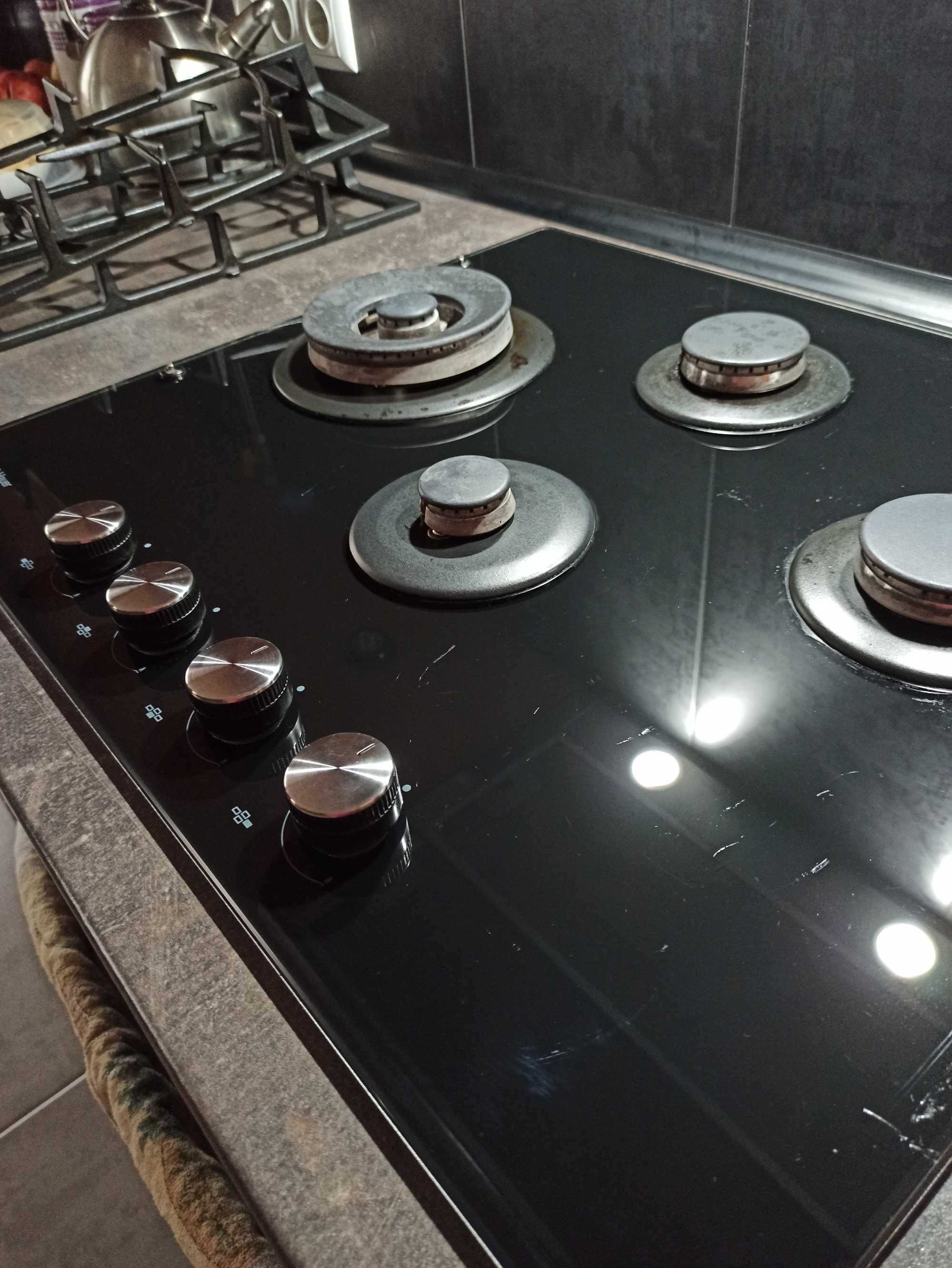 Варочну поверхня газова.