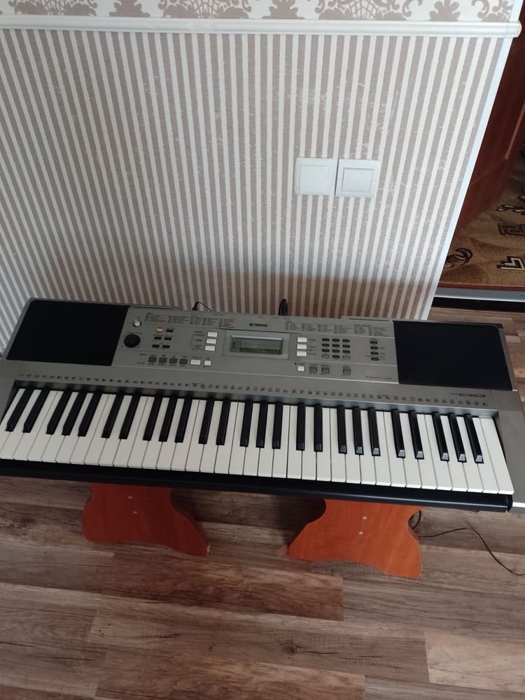 Синтезатор Yamaha PSR-E353