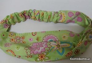 40 Acessórios para cabelos (Bandeletes, travessões, molas pequenas)