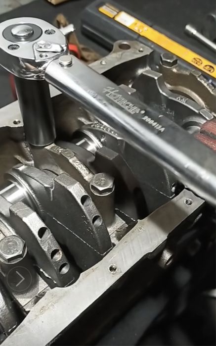 Regeneracja głowic, szlify wałów, cylindrôw.