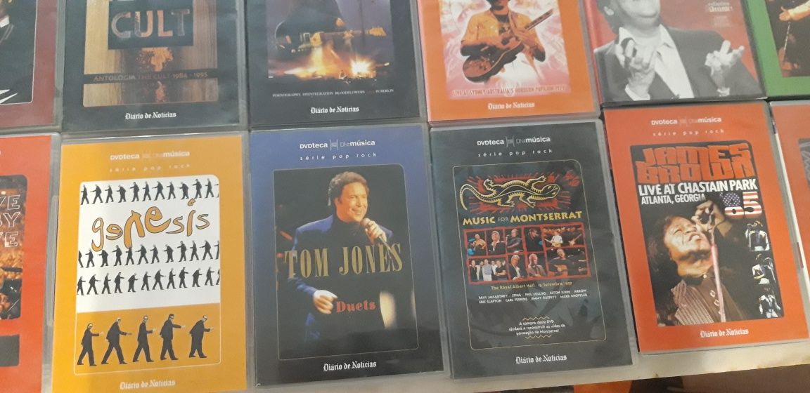 Conjunto de 25 Dvds Musicais Diversos