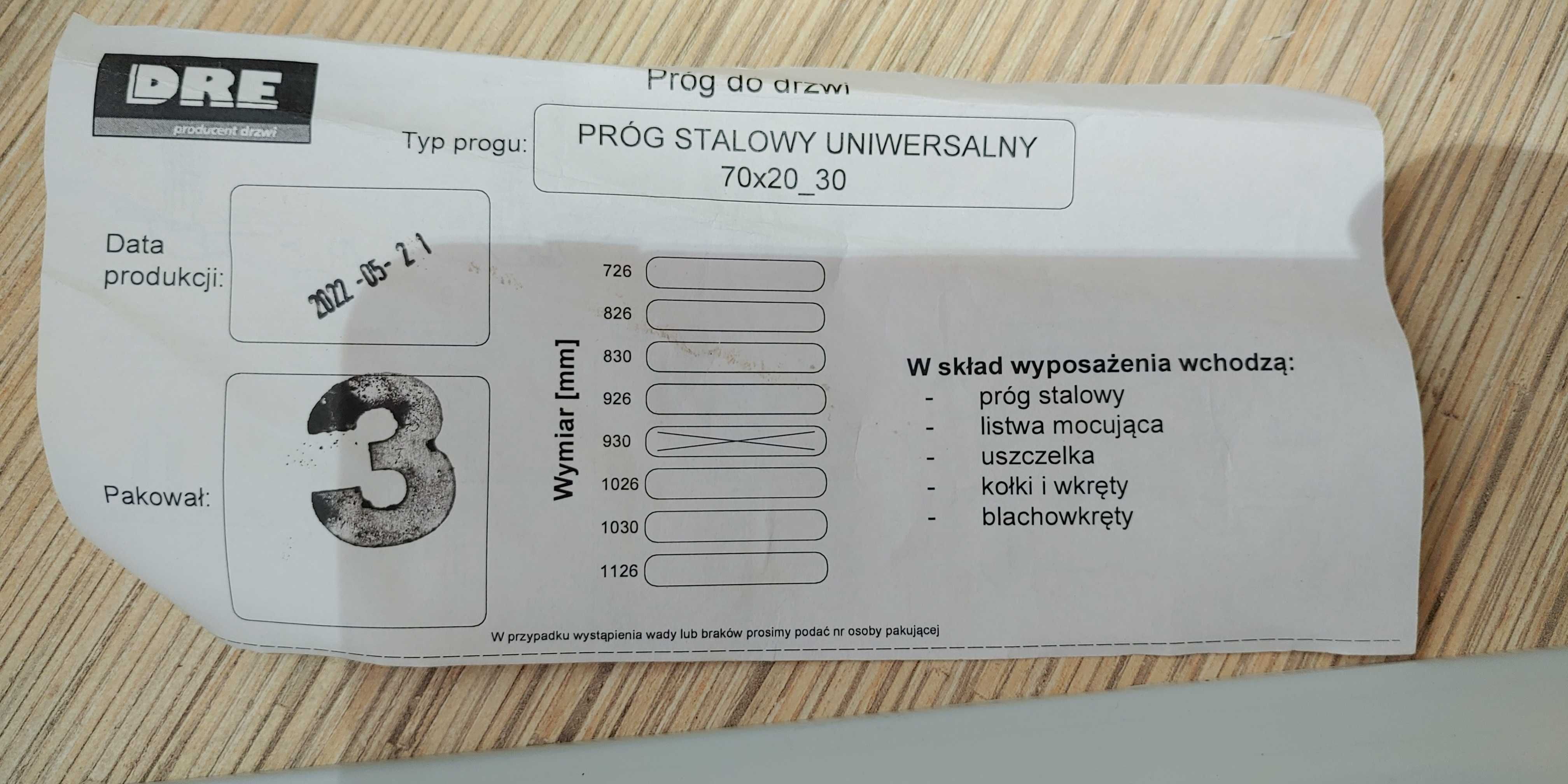 Uniwersalny próg nierdzewny