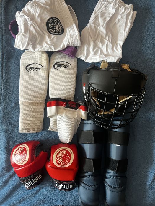 Спорядження для боротьби, рукопашний бій, шлем, рукавиці, кімоно, фути