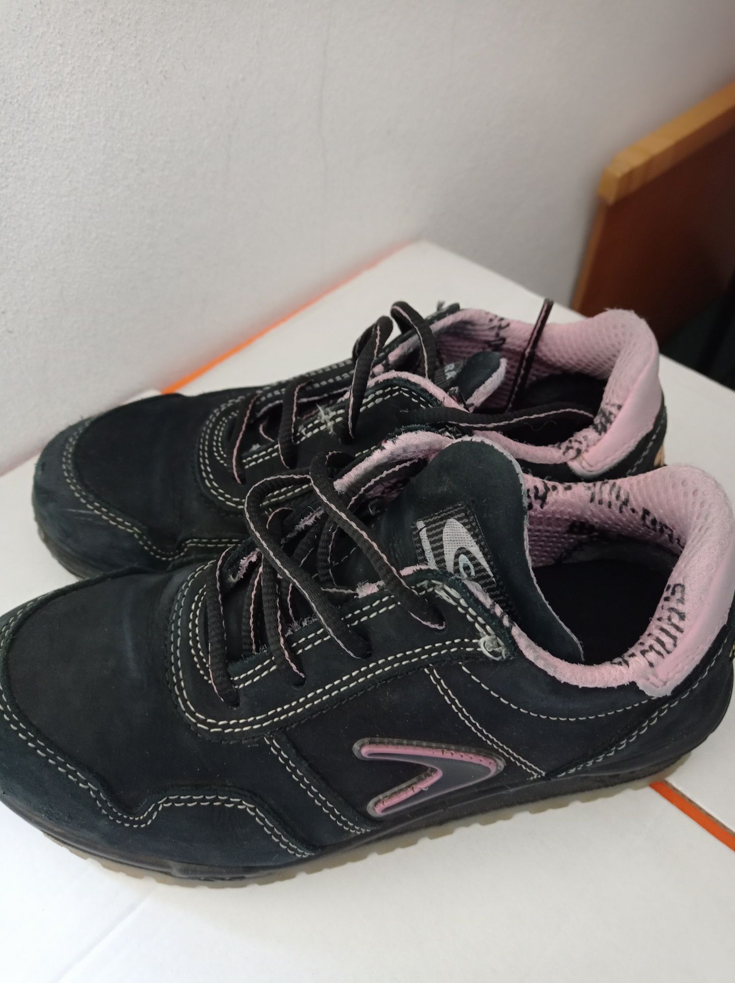Sapato de trabalho com biqueira de aço