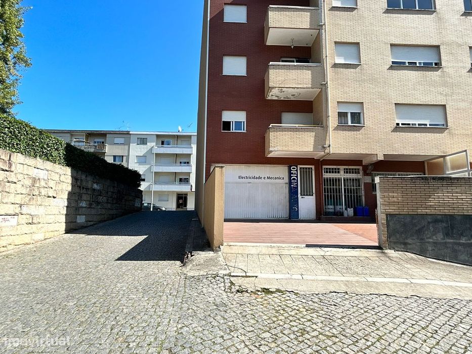 Espaço Comercial/Oficina Automóvel com 200m² em Valongo