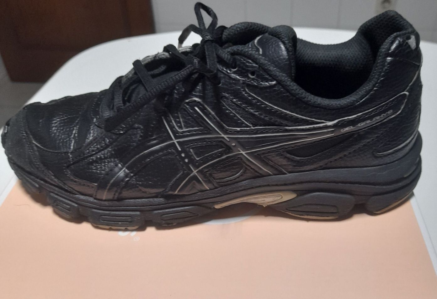 Sapatilhas Asics-Tamanho 39