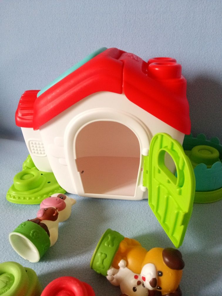 Clementoni Sensoryczna Farma miękkie klocki domek