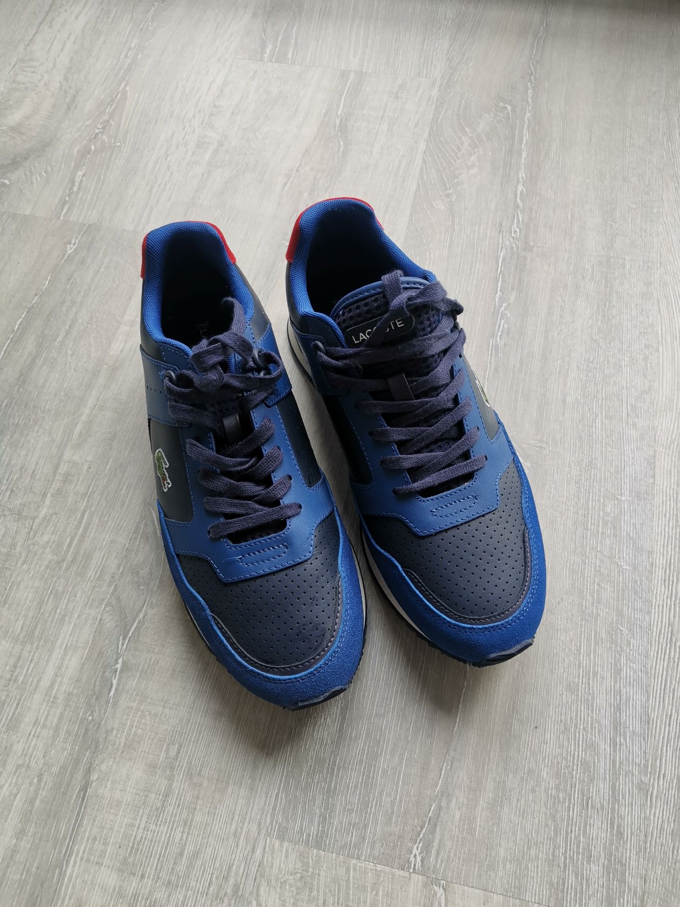 Lacoste partner piste 01201 SMA r. 42 Nowe!