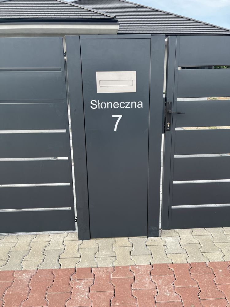 Brama przesuwna Słupek Multimedialny Ogrodzeniowy Multibox PRODUCENT
