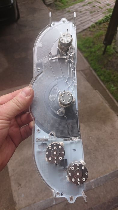 Продам приборну панель опель вектра б дорестайлінг по запчастинах...