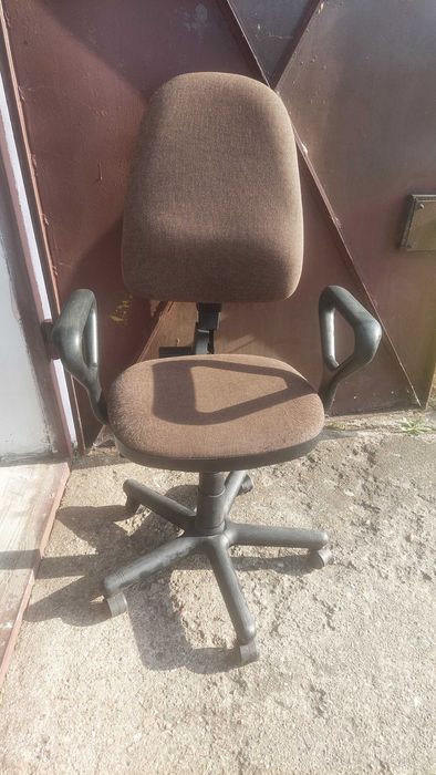 Krzesło biurkowe obrotowe