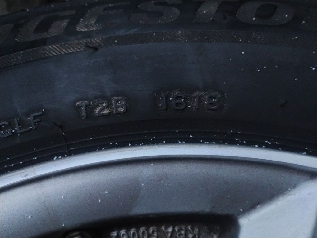 Bridgestone 215/65R17 opony zimowe Blizzak samowulkanizujaca