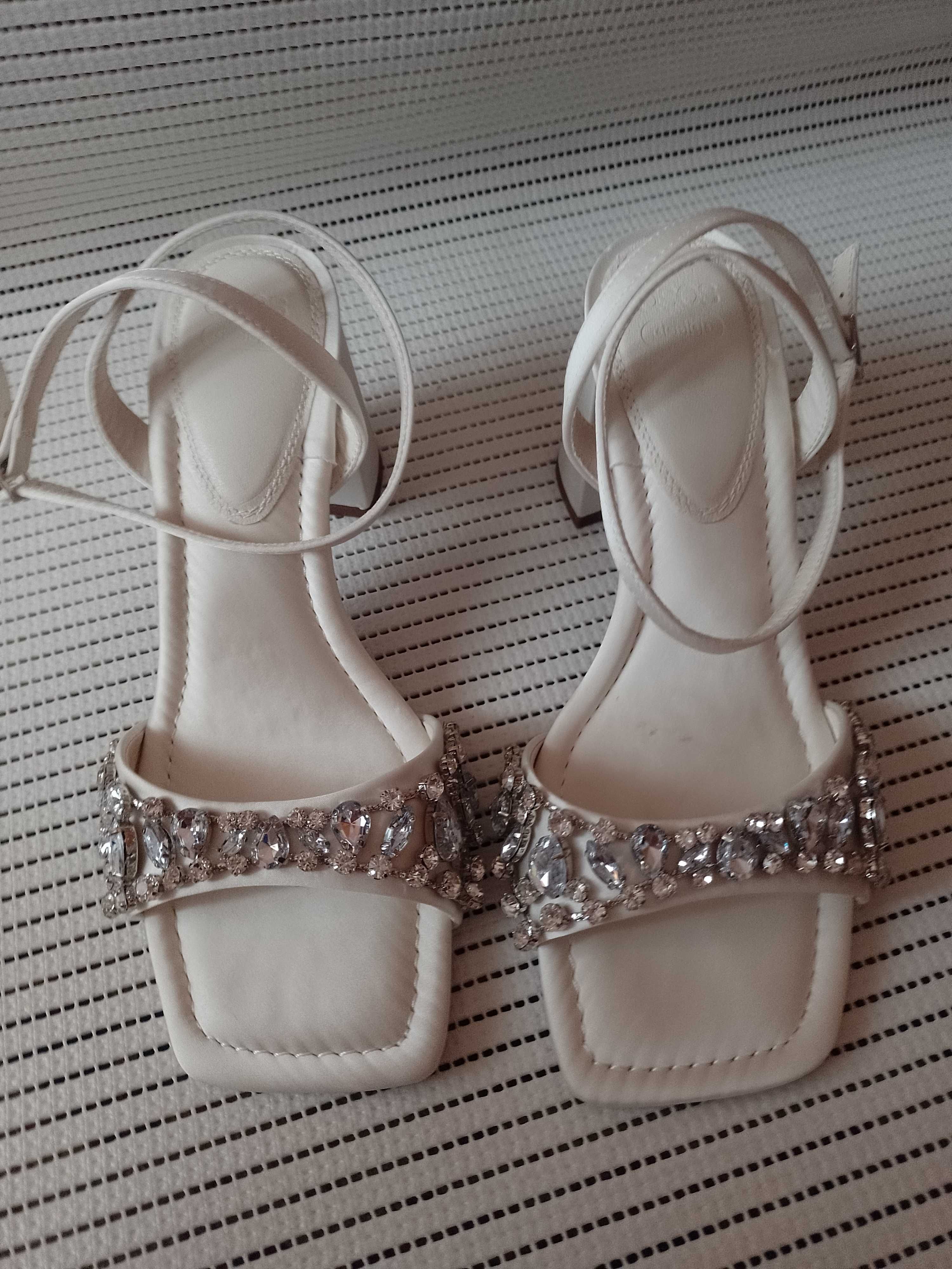 (40) ASOS/ Bogato zdobione sandałki wieczorowe z Londynu, NOWE