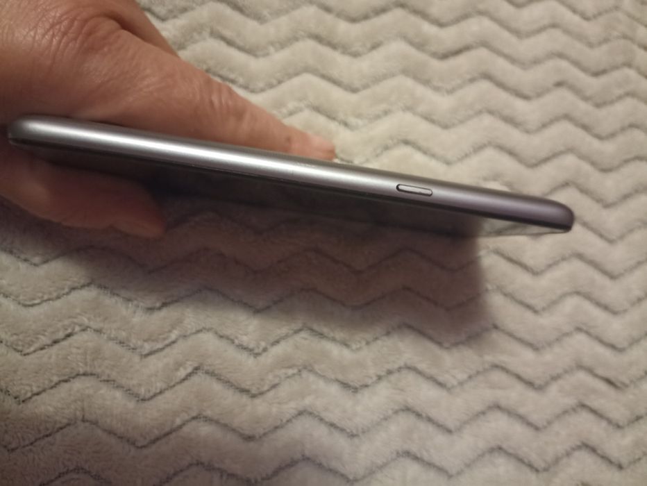 Телефон HUAWEI на запчасті