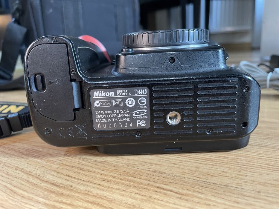 Nikon D90  Nikon Nikkor AF-S DX 18-200 mm f/3.5-5.6G IF-ED