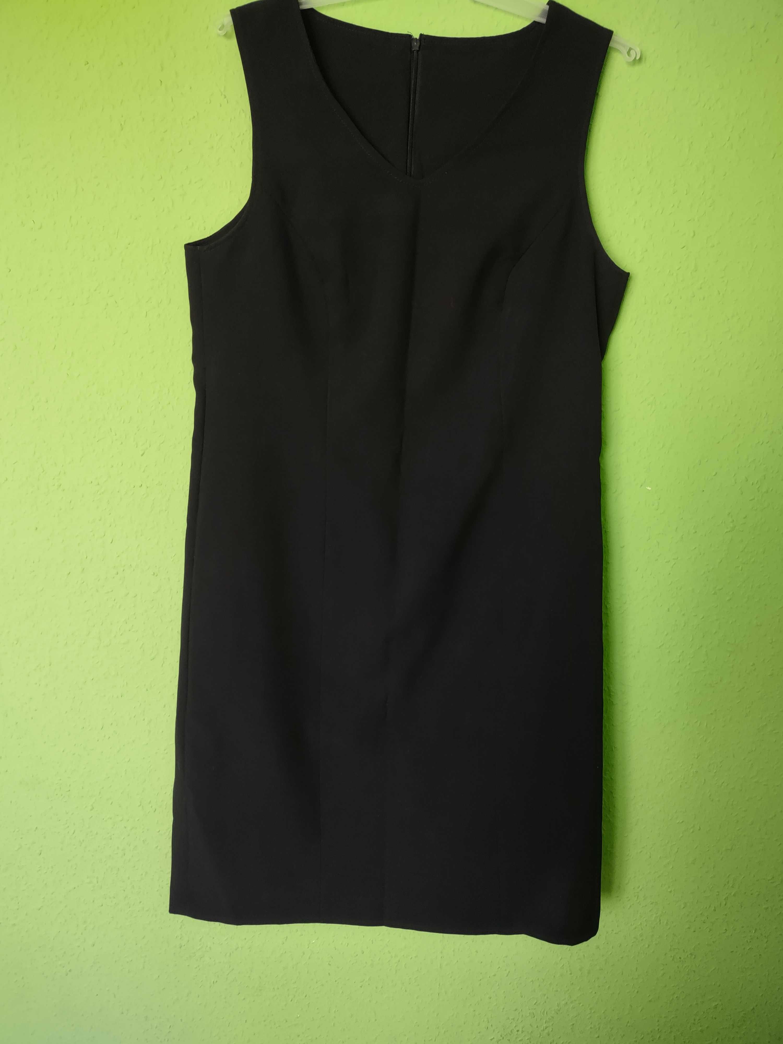Sukienka czarna bez rękawów