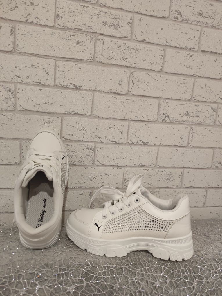 Adidasy fajna koturna 37