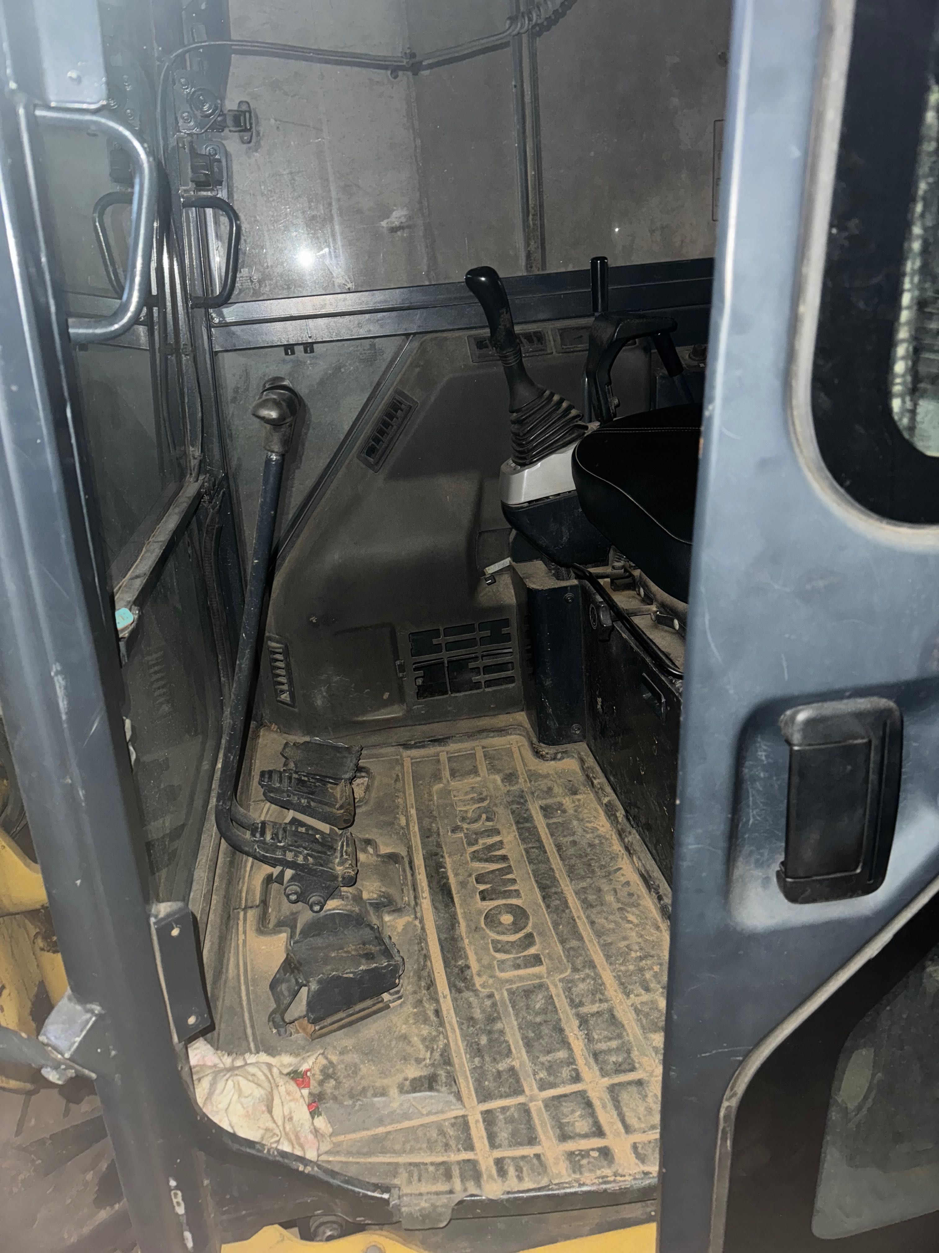 Komatsu pc30 mr2