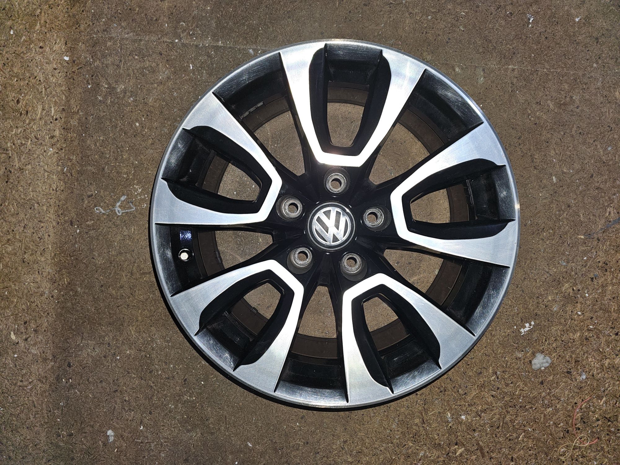 Felgi  17"  VW  oryginalne aluminiowe wzmacniane do VW .