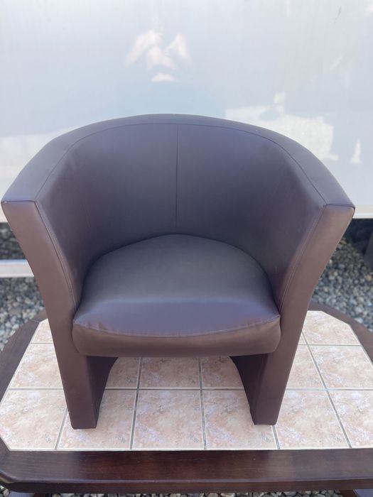 Крісло з екошкіра з Голандій