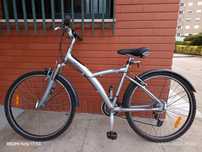 Bicicleta da marca BTWIN Quadro S