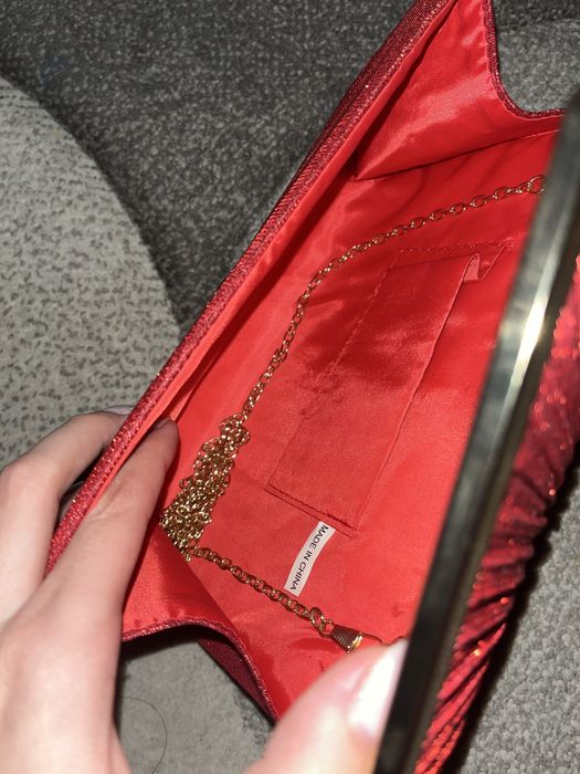 Czerwona kopertówka