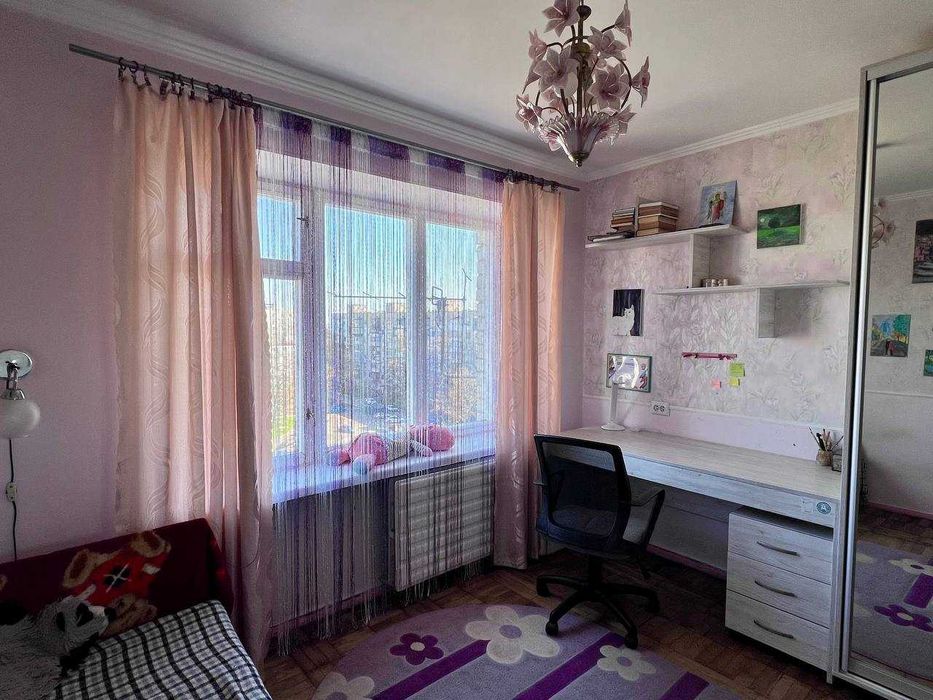 Продам 3-х комнатную квартиру ул. Чумаченка