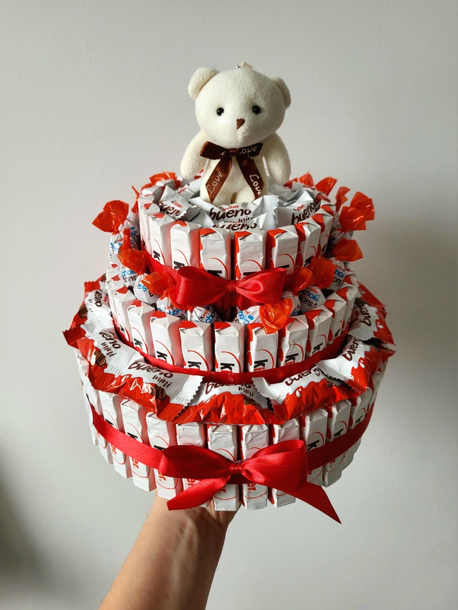 Tort 3 piętrowy Kinder dla dziecka