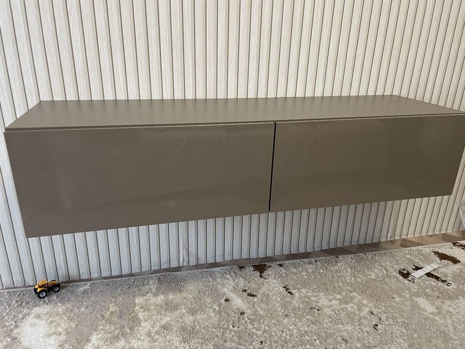 Навесная тумбочка