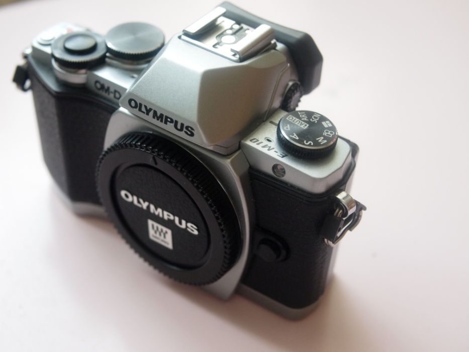 Olympus OM-D E-M10 на ремонт или запчасти