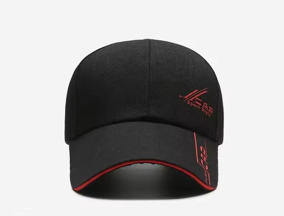 Czapka męska z daszkiem czarna