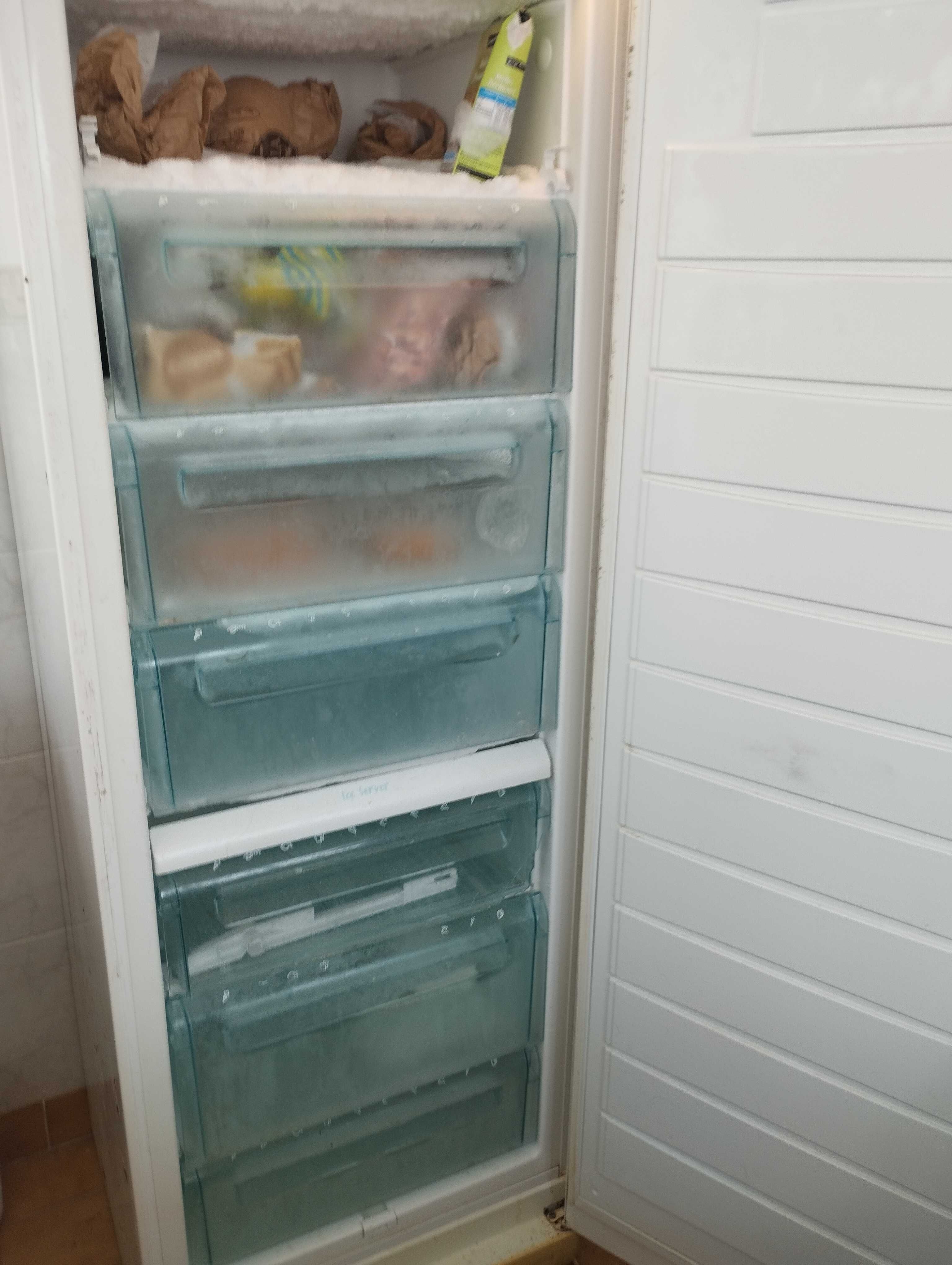 Arca Electrolux a funcionar perfeitamente