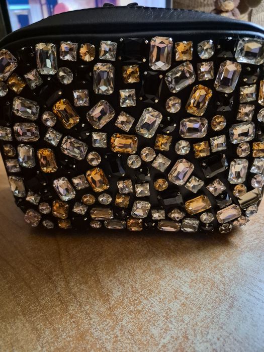 Продам кожаный дамский клатч.