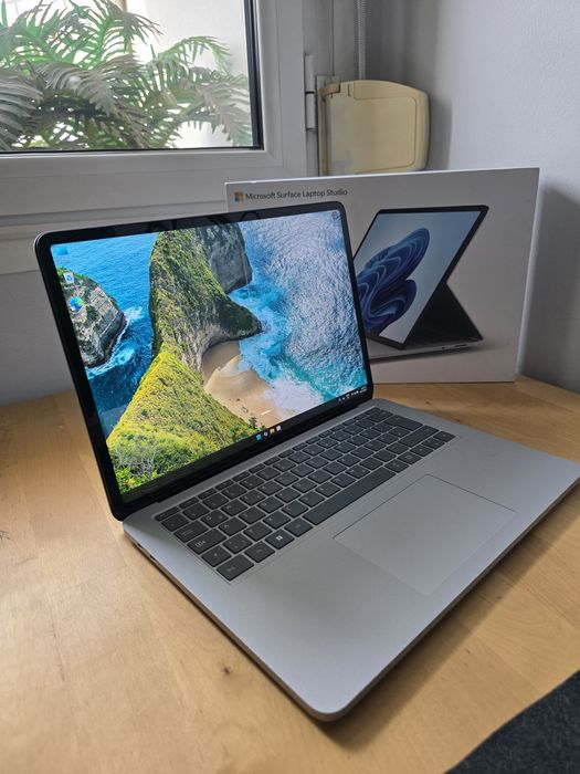 Microsoft Surface Laptop Studio i7 RTX3050Ti